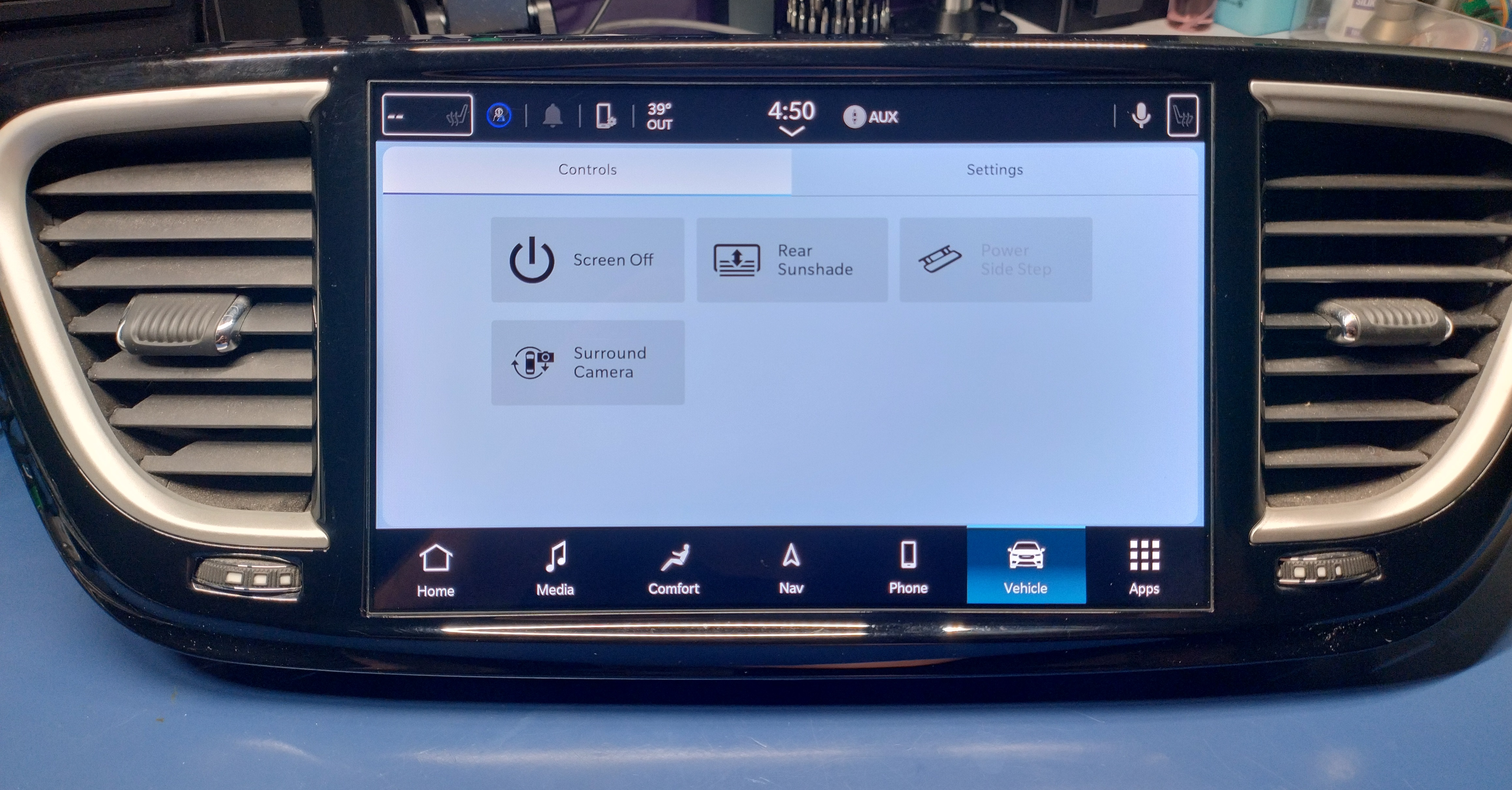 uConnect5 po konfiguracji w menu pojazdu